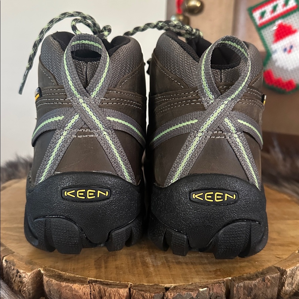 Keen *NIB* Women's Targhee II Mid Hiking Boot in Raven/Opaline - Picture 5 of 11